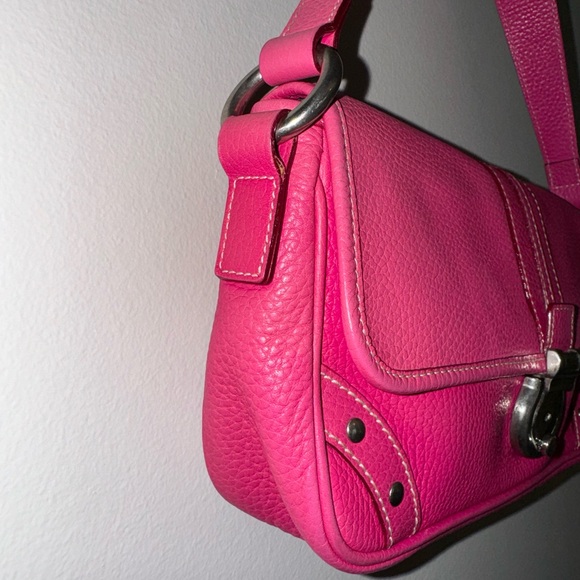 💕 Authentic Burberry pink leather shoulder bag & dust bag - Picture 5 of 10